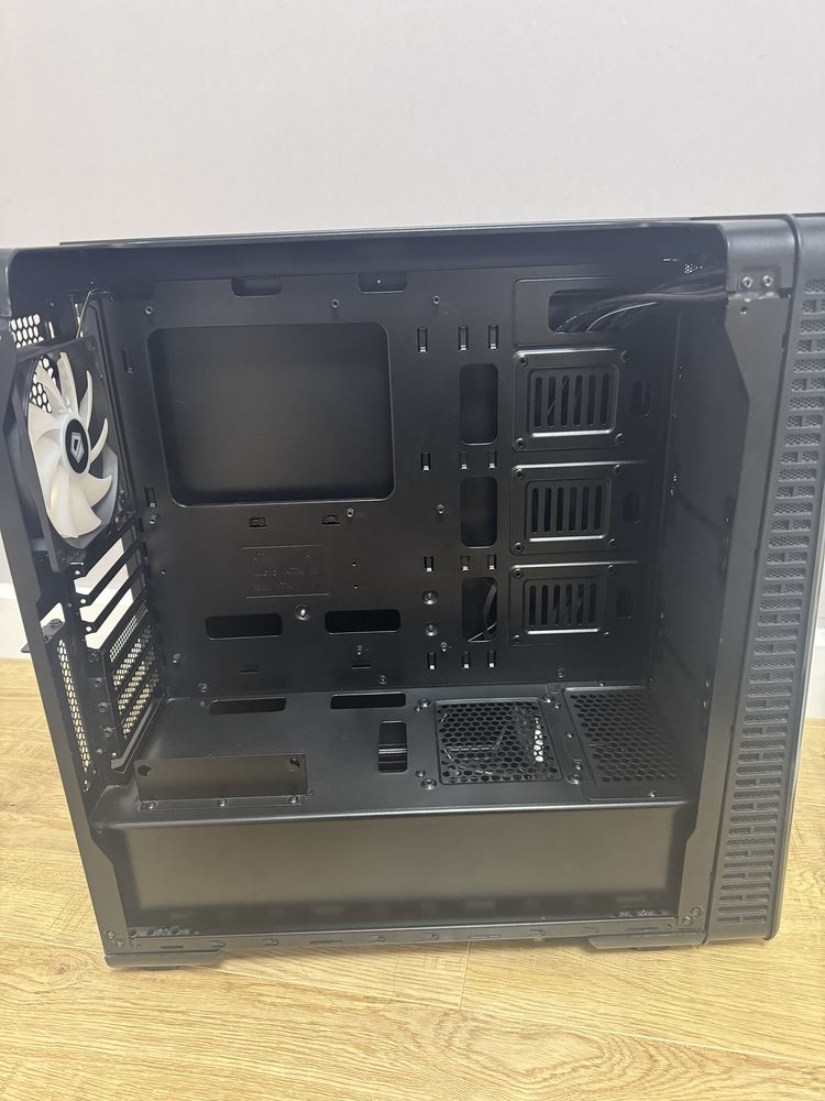 Корпус для компьютера Thermaltake view 28