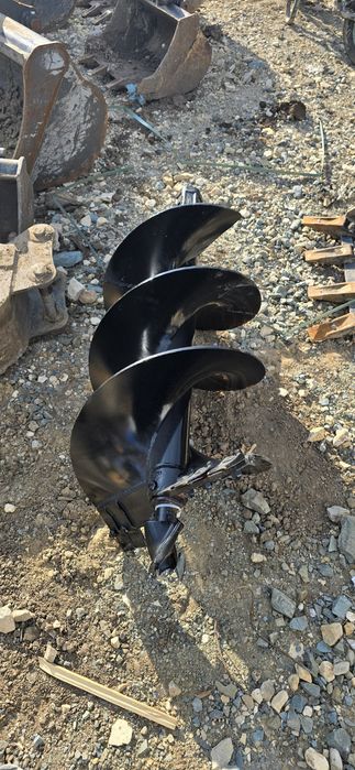 Inchiriere/Închiriez miniexcavator /motoburghiu/Burghiu/Foreza