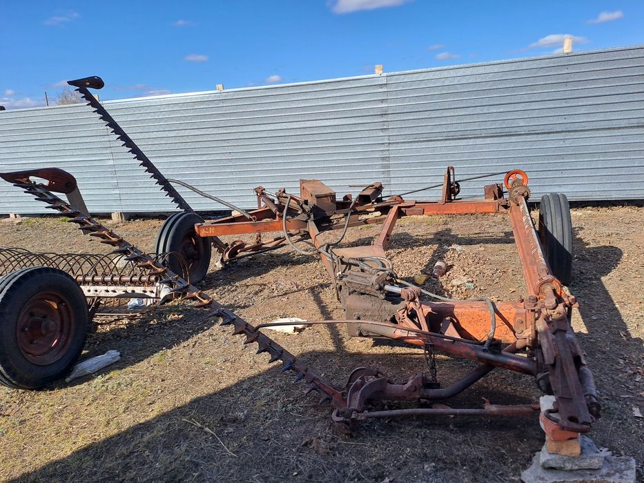 Продам касилка двухбруска в хорошо состояние  650000. Грабли 200000.,