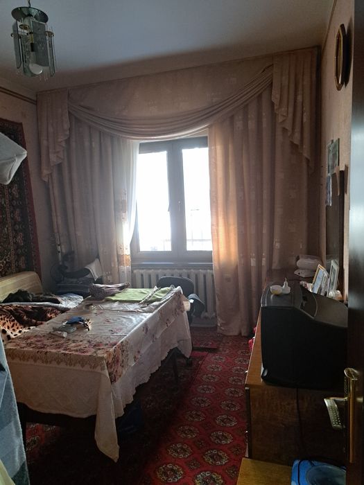 Продаётся 4 комнатная квартира