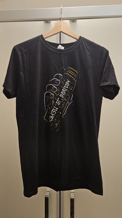 Тениска на Fyre сълзи от врагове.