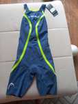 vând costum carbon inot