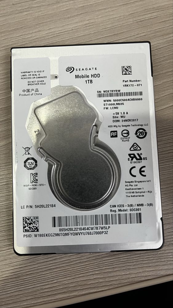 Продам жесктскмй диск 1