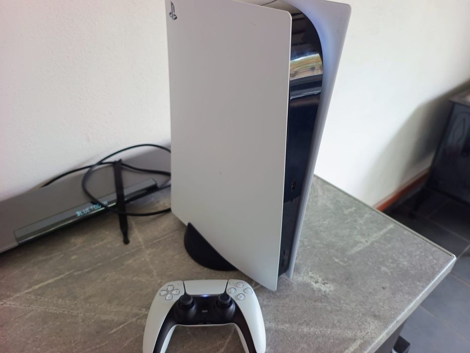 Vând PS5 DiskEdition cu jocuri
