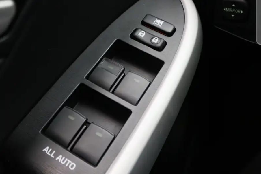 Vând Toyota Prius 3