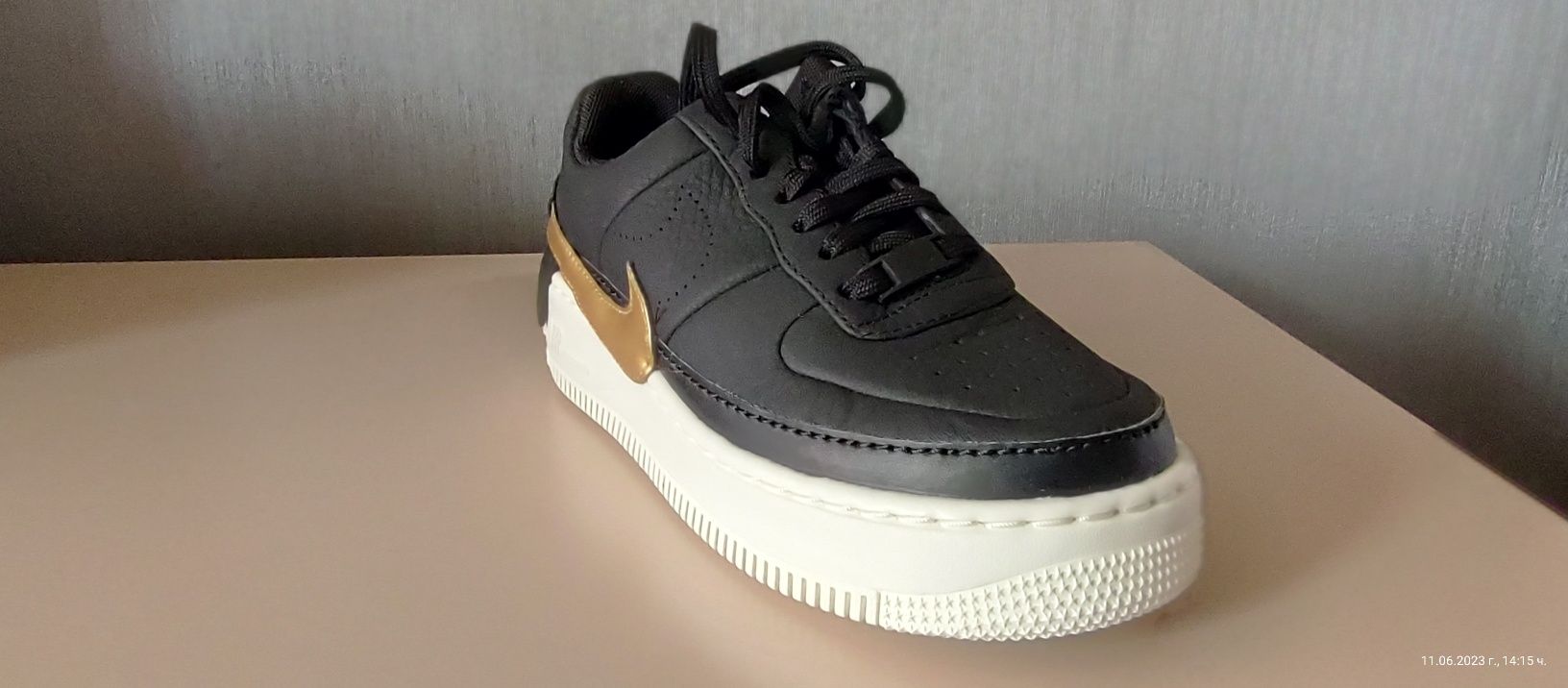 Дамски маратонки Nike AIR FORCE 1 .номер 38.5