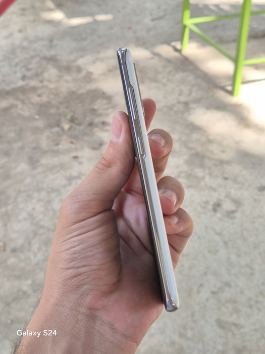 Samsung Galaxy S20 110$