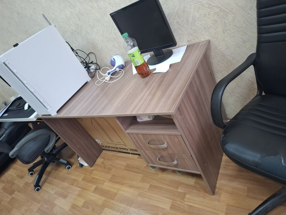 Стол компьютерный