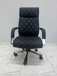 Офисное кресло для руководителя Даимонд