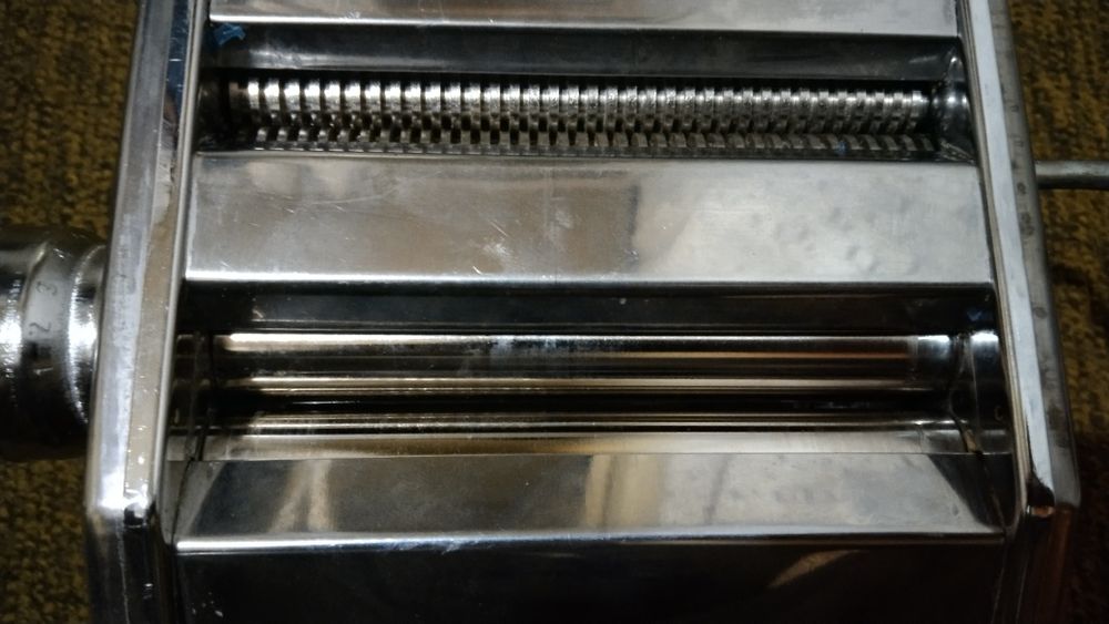 Лапша резка современная.