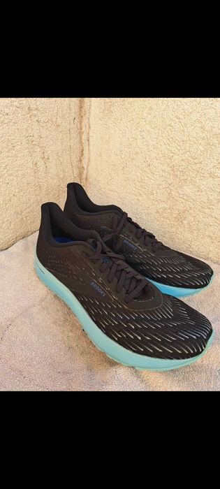 adidasi brooks hiperion tempo 1