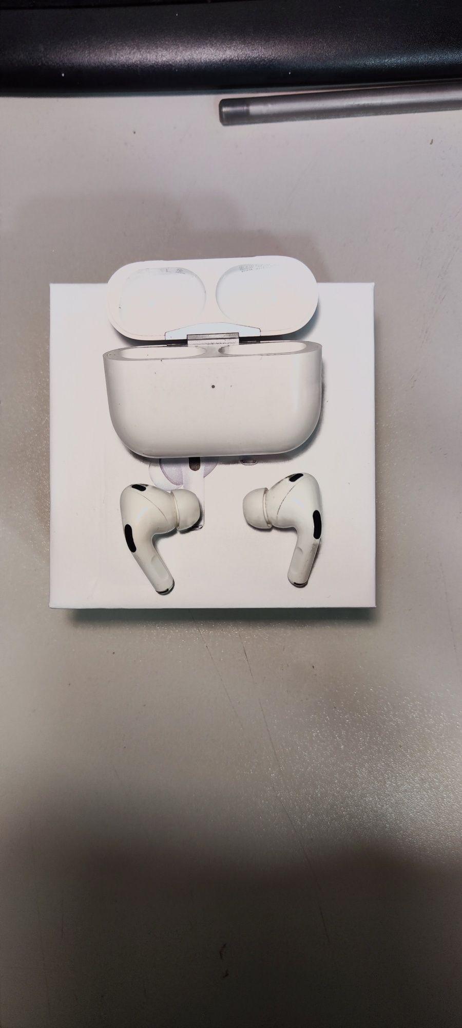 Продавам слушалки air pods 2 pro