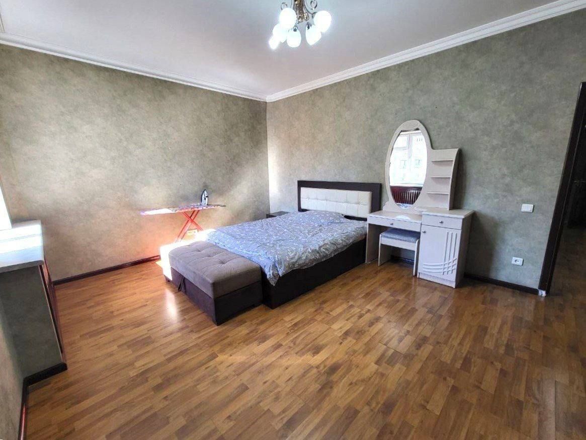 Продается 4х ком квартира на ул.Нукусской, ор-р: Капитал Банк, 96 м²