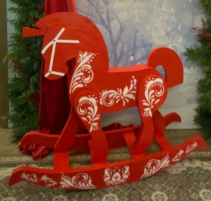 Фигура Коня. Символ нового года. Конь красный. Новогодний декор