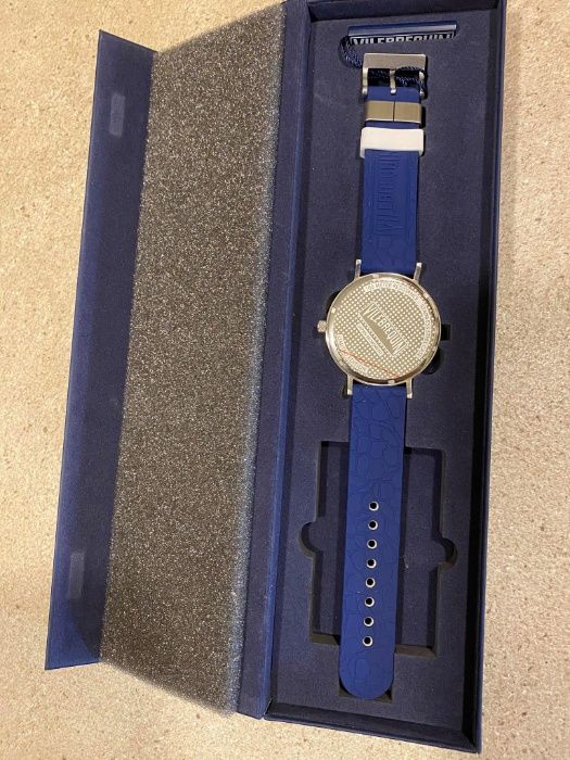 Оригинален чисто нов Unisex часовник Vilebrequin
