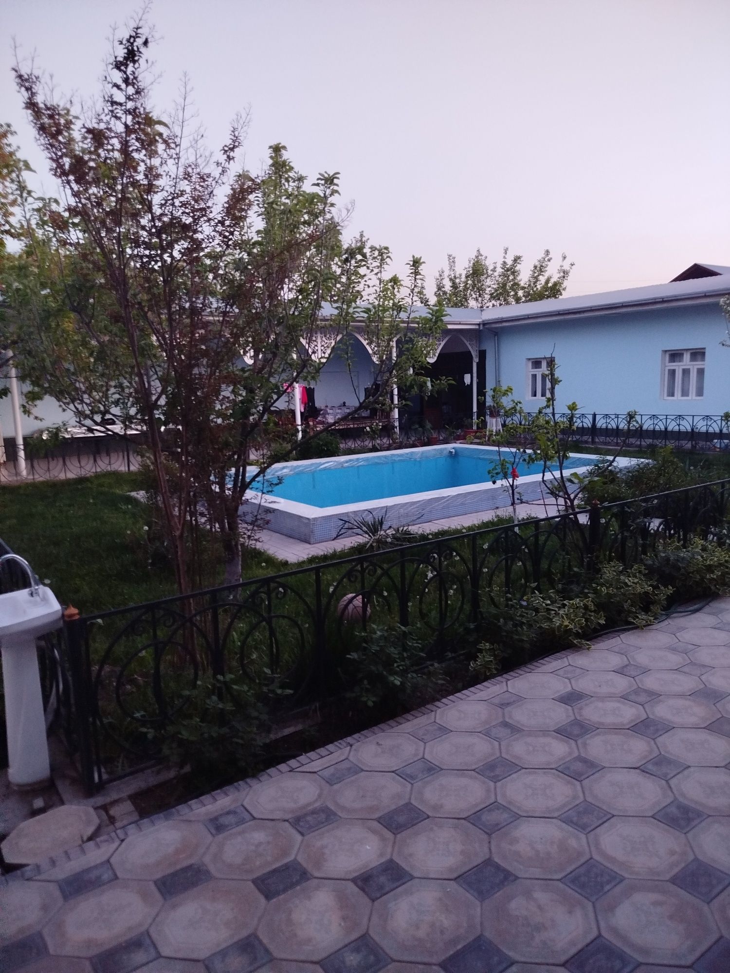 Ховли Уй сотилади