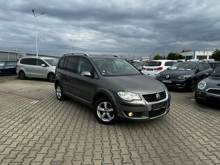 2010 Vw Touran Cross 7 Locuri - 2.0 TDI 140CP - Pilot / Senzori / Navi