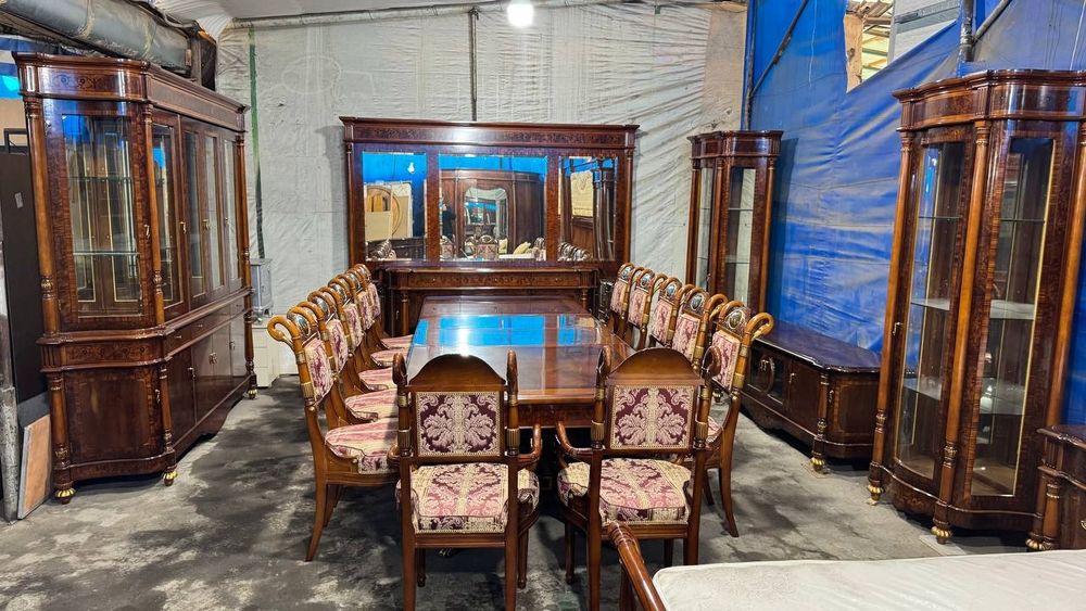 Продаётся Итальянский комплект