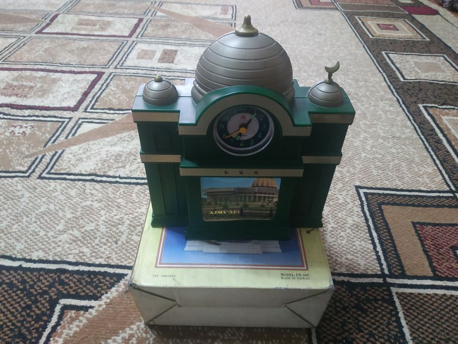 Продам часы музыкальный