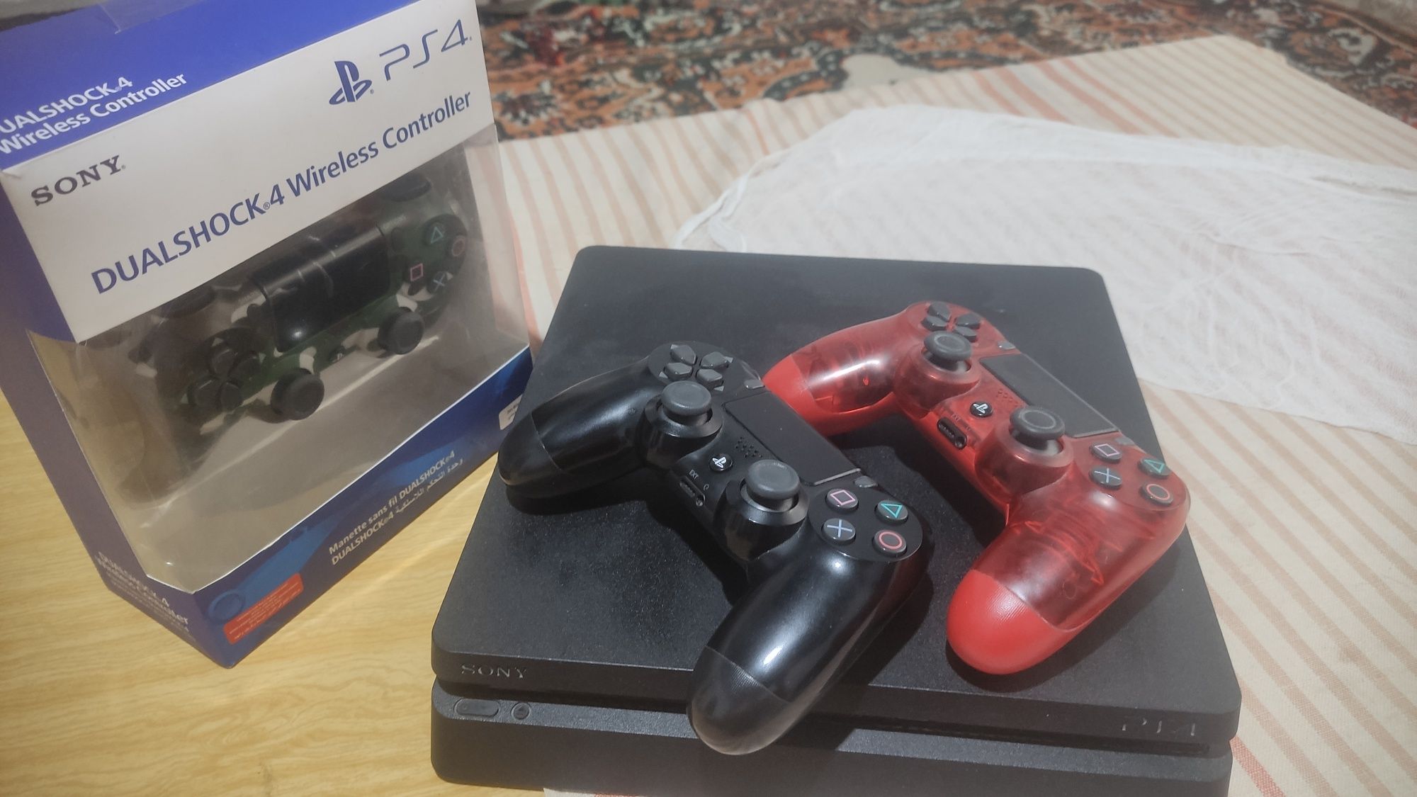 Playstation 4 slim 1 TB - с играми