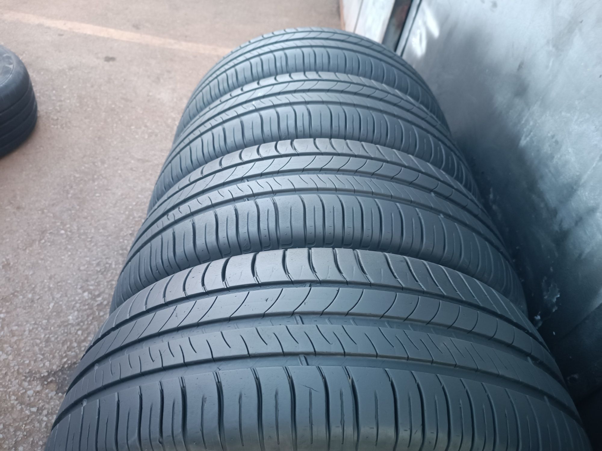 205/60/16 Michelin