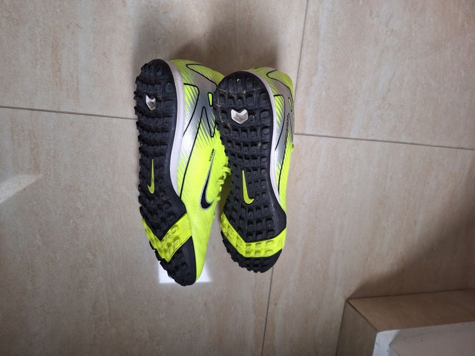 Adidasi/ Ghete fotbal Nike Mercurial, marimea 41 1/3, stare f buna