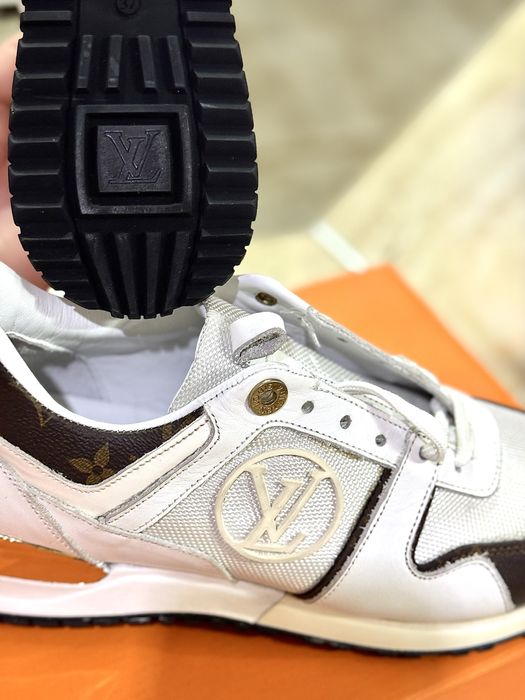 Adidasi Louis Vuitton