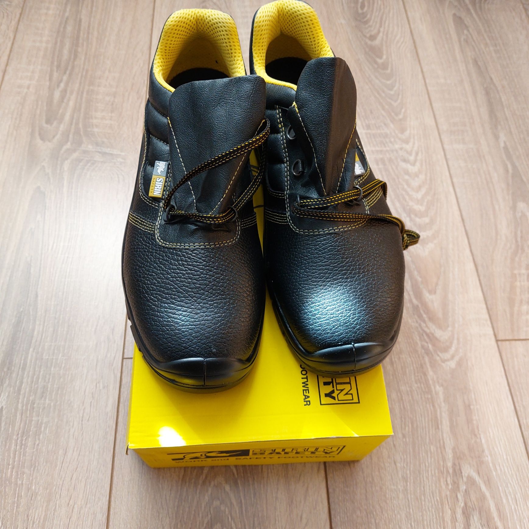 Pantofi protectia muncii