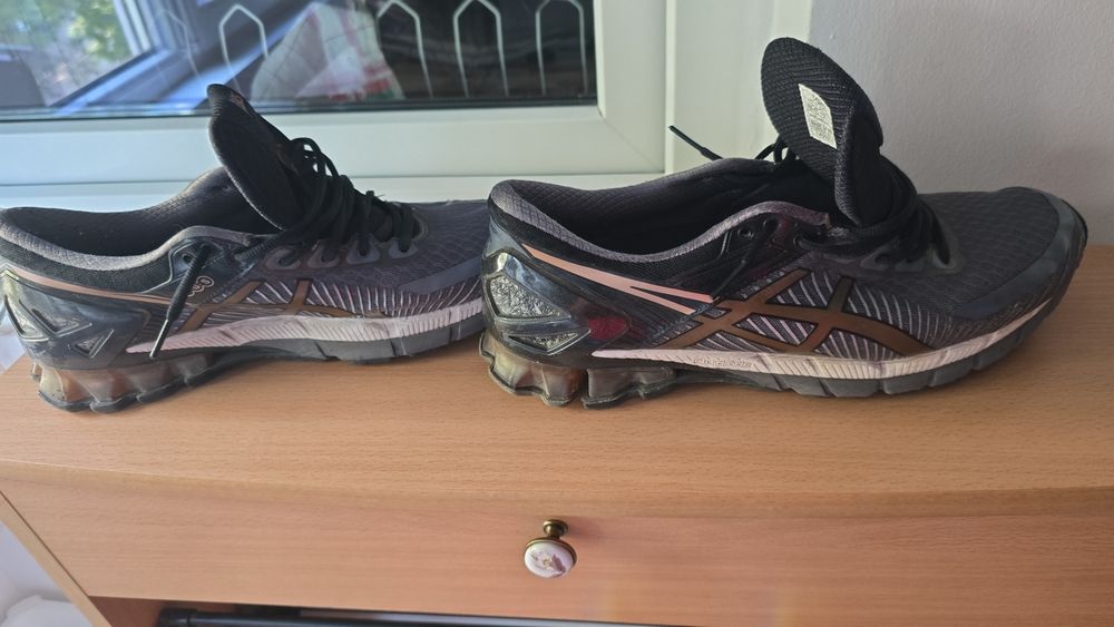 Adidasi asics kinsey 6