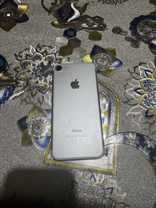 Vand Iphone 7 32 GB placa defecta