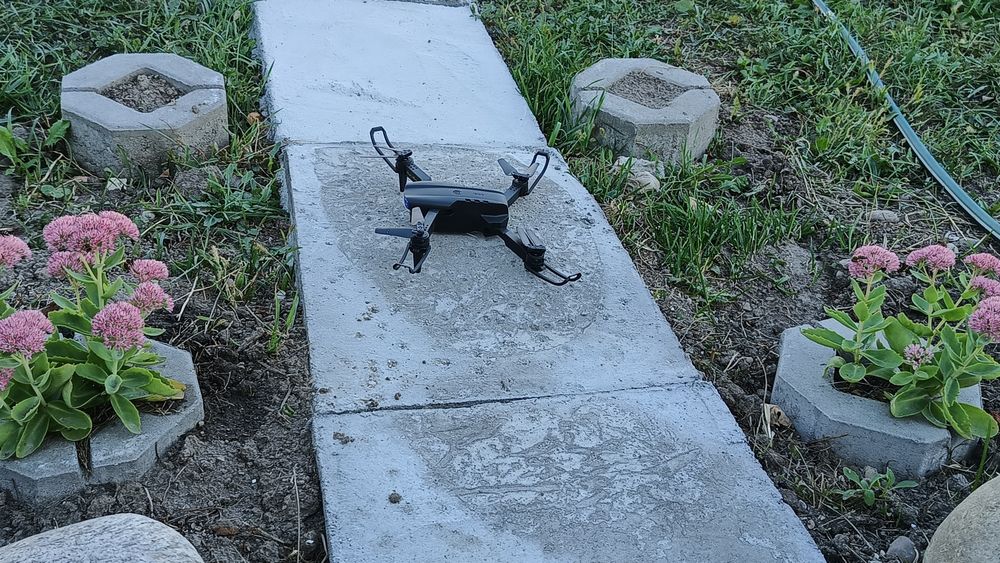 Dronă pentru agrement