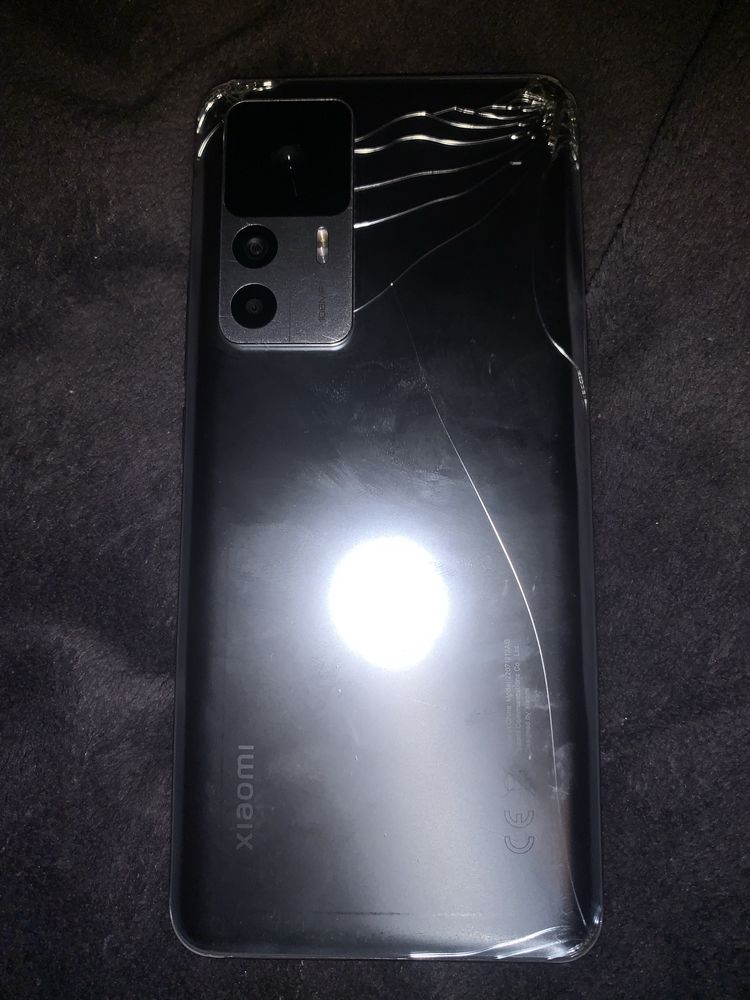 XIAOMI 12t на 256гб и REDMI Note 9на 128gb
