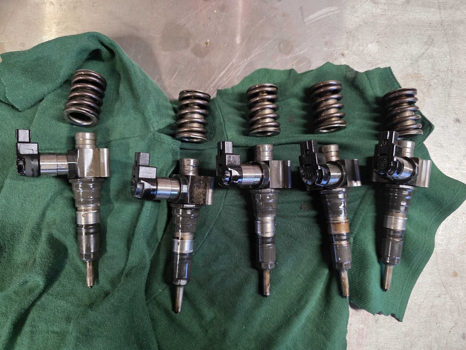 Injectoare 2.0 TDI 03G130073T pt. piese