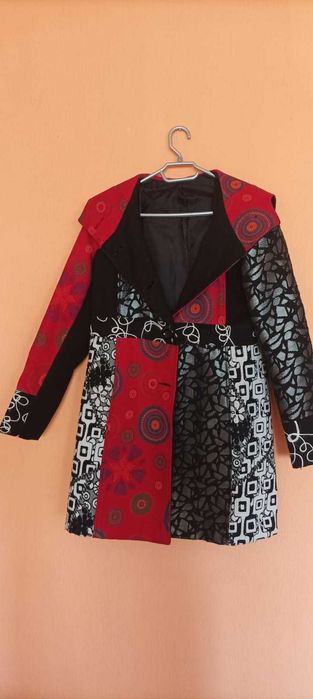 Много красиво палто по модел на Desigual