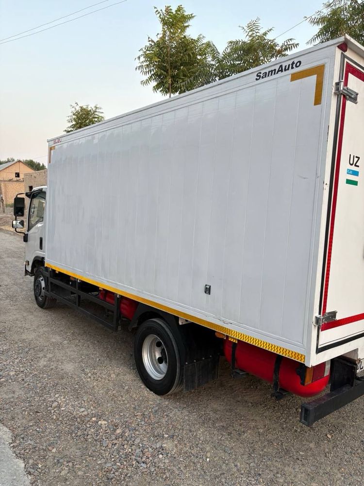 isuzu SNG npr 82