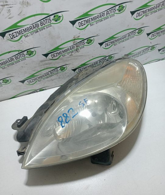 Far stanga Citroen Xsara Picasso prima generatie (facelift)