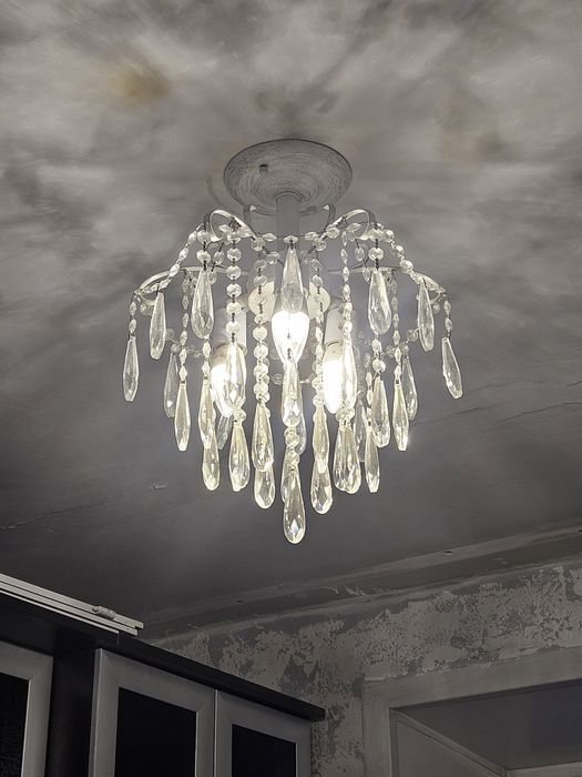 Продам люстру 6000