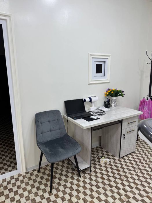 Сдаюется две стомотологический креслы в аренду