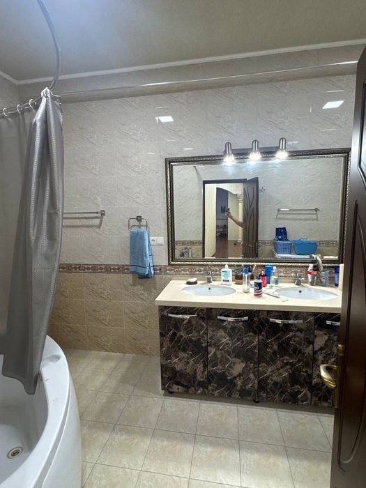 Алайски новастройка 4 комнт огромная квартира ареда