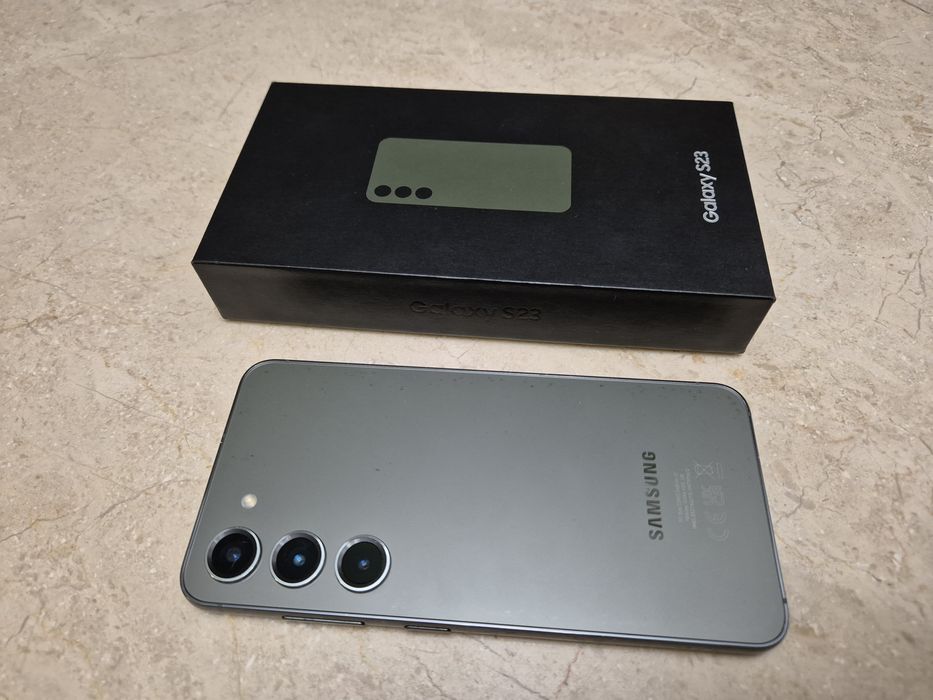 Vand Samsung S23 256GB impecabil la cutie