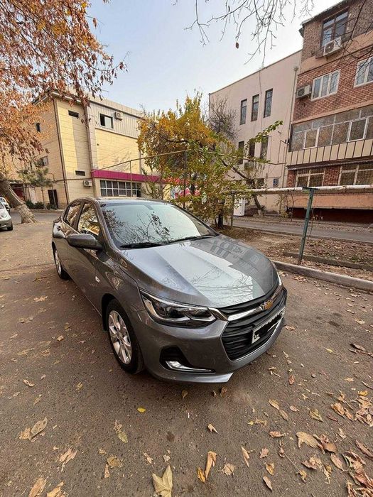 Очень срочно продаю Chevrolet Onix Premier 2 2024года
