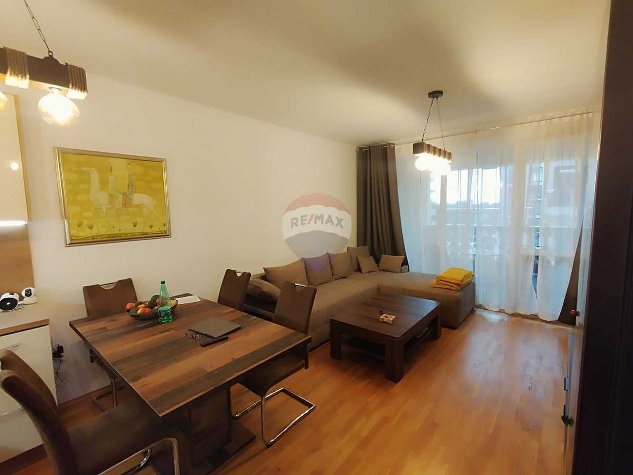 Продава се Двустаен апартамент в к.к. Св.Св. Константин и Елена - 77 кв.м за 2726 €/кв.м - Снимка #2