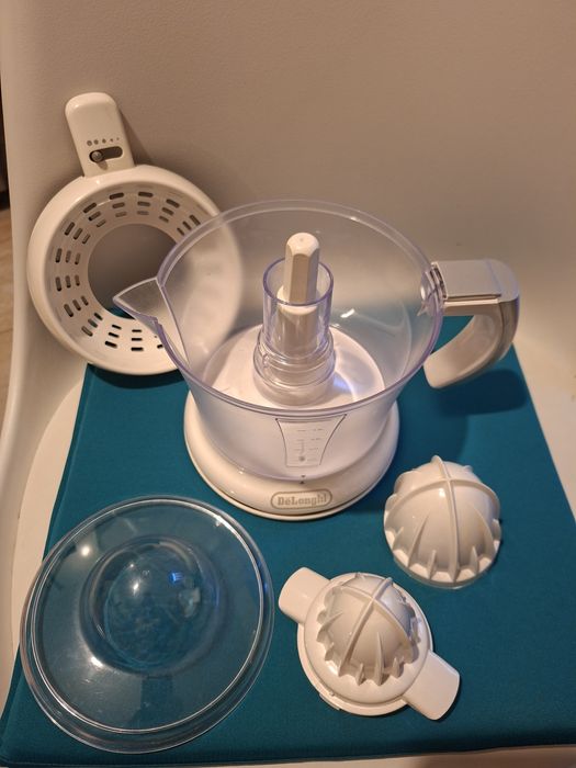 Storcator citrice DeLonghi, capacitate 1 litru