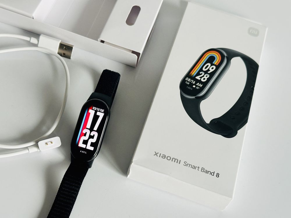 Xiaomi Smart Band 8 + bratara din textil