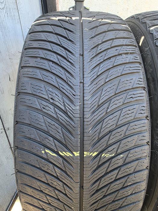 Vând două anvelope de iarna michelin pilot alpin 235 40 19 dot 2922