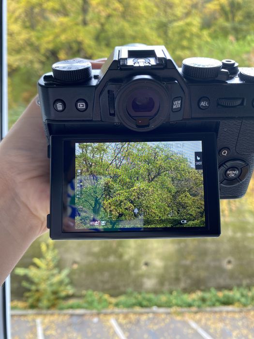 Fujifilm xt-20 mirrorless cu obictiv 18-55mm si accecsori