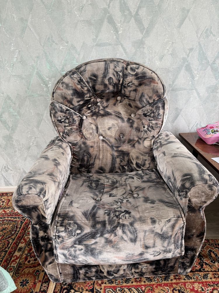 Продам диваны и кресла