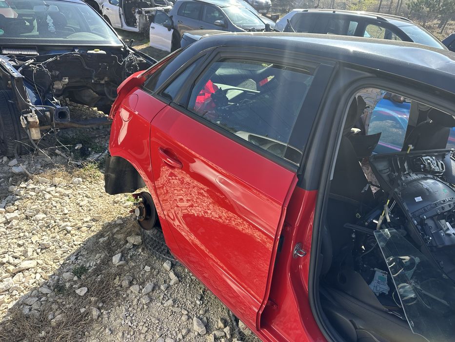 Врата задна дясна за  Ауди А1 sportback!!!