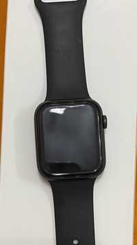 Vand Apple Watch seria 5 44 mm.