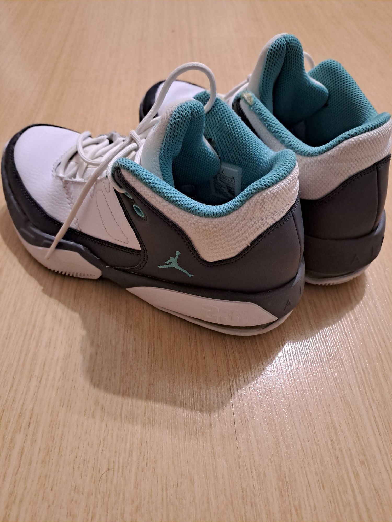 Jordan Max Aura 3